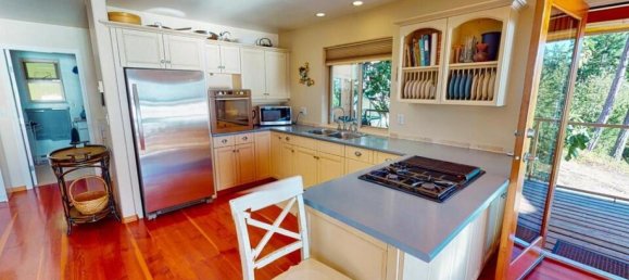 2 bedrooms House in British Columbia, Canada No. 193 11