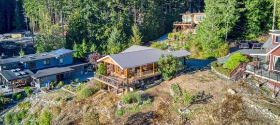 2 bedrooms House in British Columbia, Canada No. 193 5