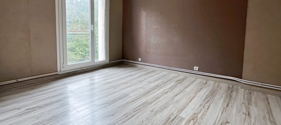 Apartamento de 4 dormitorios en Revin, France No. 237242 11