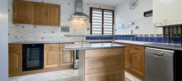 Apartamento de 4 dormitorios en Revin, France No. 237242 9