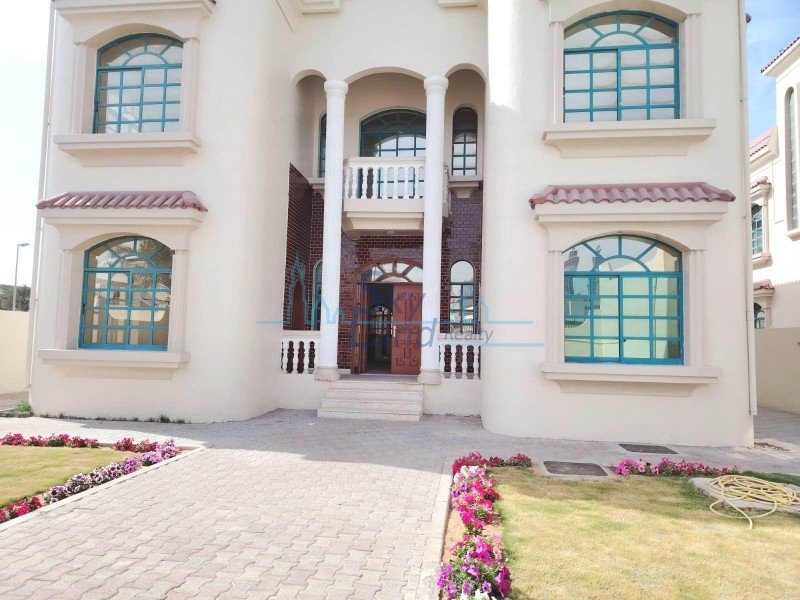 6 bedrooms Villa in Jumeirah, UAE No. 64946