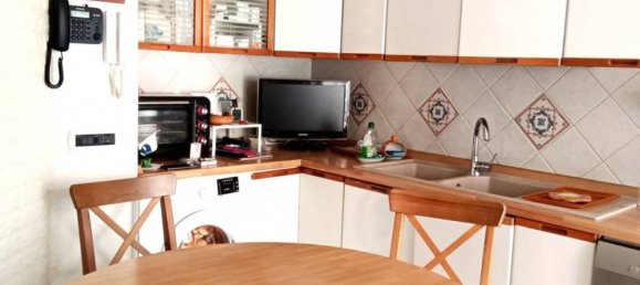 3 bedrooms Apartment in Naples, Italy No. 32099 9
