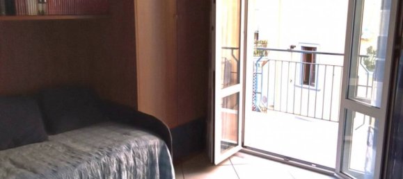 3 bedrooms Apartment in Naples, Italy No. 32099 5