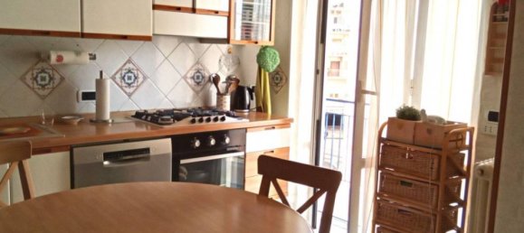 3 bedrooms Apartment in Naples, Italy No. 32099 8