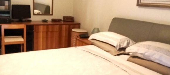 3 bedrooms Apartment in Naples, Italy No. 32099 3