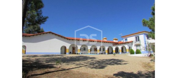 Отель, гостиница 1224м² в Бенавенти, Португалия № 140943 5