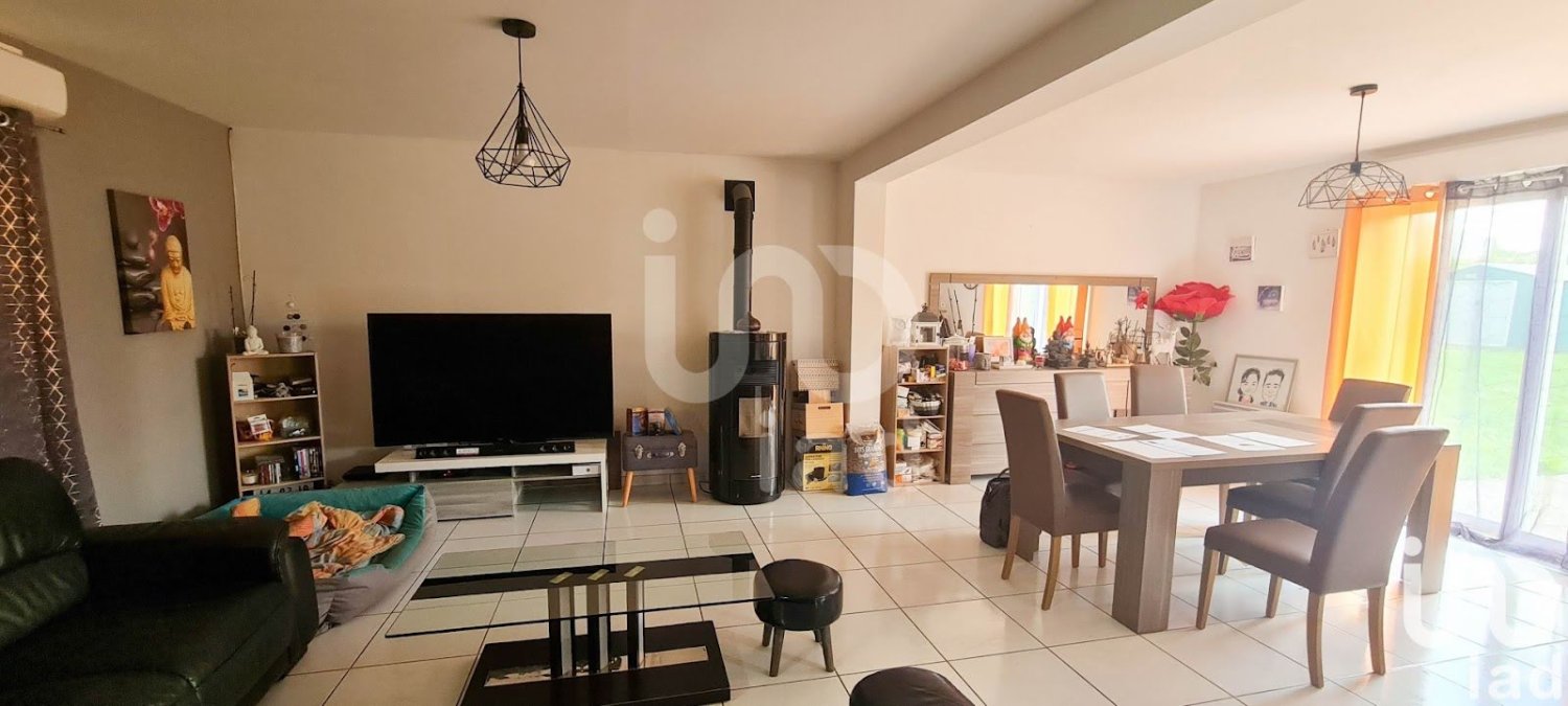 4 bedrooms House in Manthelan, France No. 266094