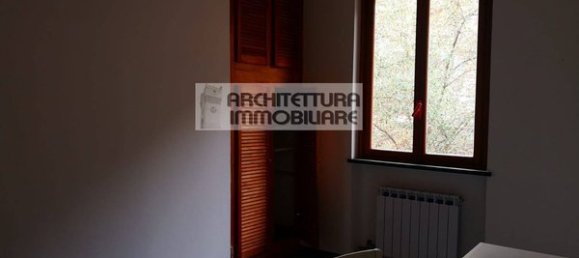 4-salle Appartement à Varazze, Italy No. 218994 9