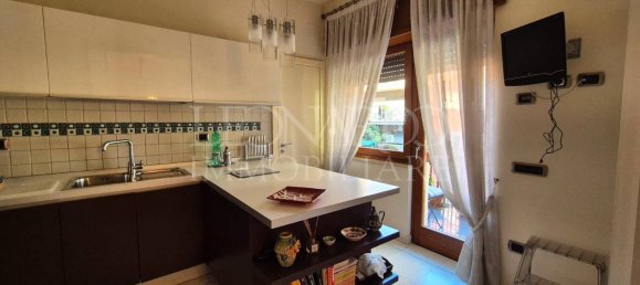 Квартира с 2 спальнями в Неаполь, Италия № 296255 9