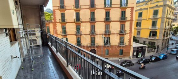 Квартира с 2 спальнями в Неаполь, Италия № 296255 13