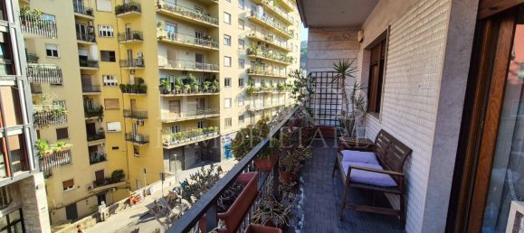 Квартира с 2 спальнями в Неаполь, Италия № 296255 4