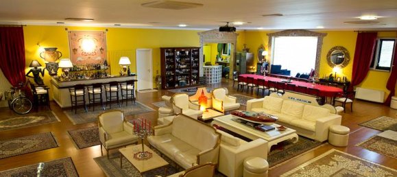 10 rooms Commercial property in Cardano al Campo, Italy No. 3969 24