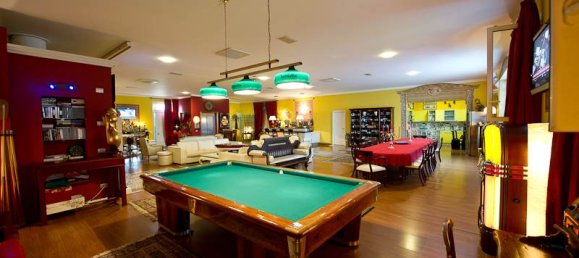 10 rooms Commercial property in Cardano al Campo, Italy No. 3969 23