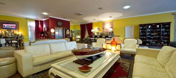 10 rooms Commercial property in Cardano al Campo, Italy No. 3969 28