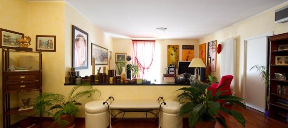 10 rooms Commercial property in Cardano al Campo, Italy No. 3969 20