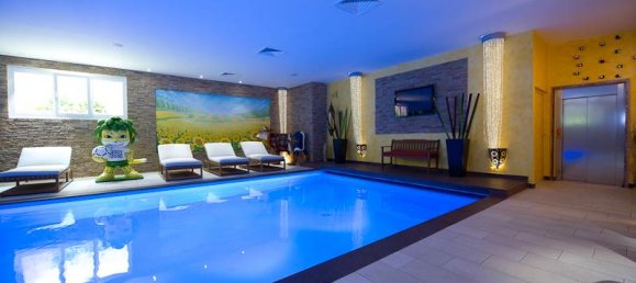 10 rooms Commercial property in Cardano al Campo, Italy No. 3969 39