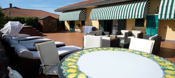 10 rooms Commercial property in Cardano al Campo, Italy No. 3969 9