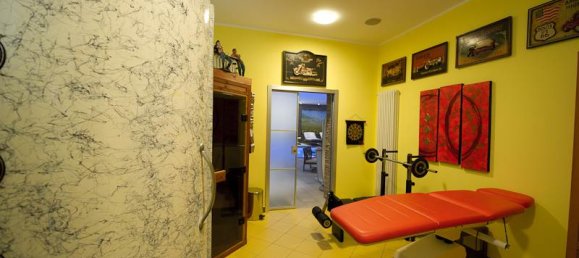 10 rooms Commercial property in Cardano al Campo, Italy No. 3969 38