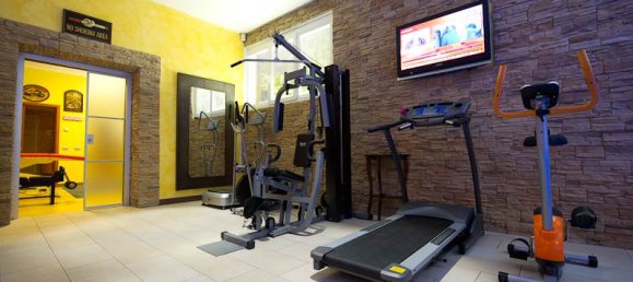 10 rooms Commercial property in Cardano al Campo, Italy No. 3969 35