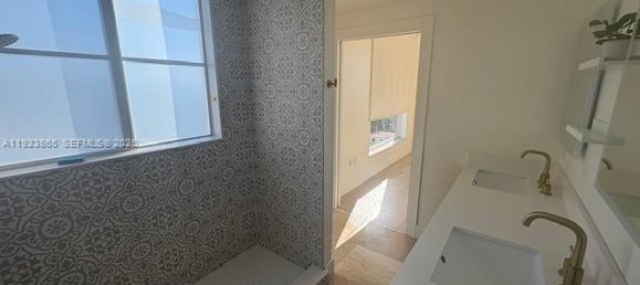 2 dormitorios propiedad comercial en venta en Miami, Miami-Dade, Florida, USA № 615198 3