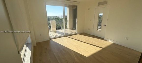 2 dormitorios propiedad comercial en venta en Miami, Miami-Dade, Florida, USA № 615198 2