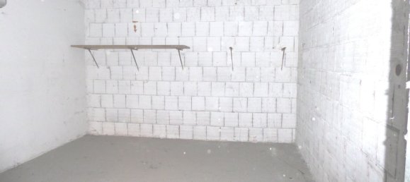 20m² Garage in Modena, Italy No. 85644 2