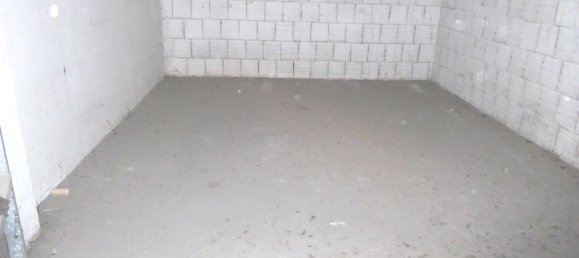 20m² Garage in Modena, Italy No. 85644 3