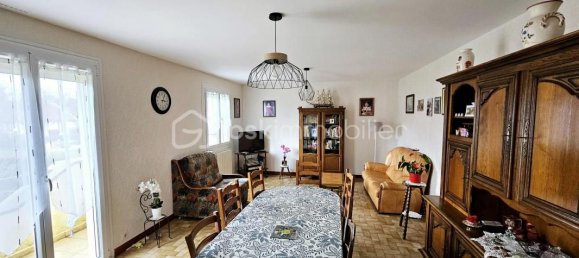 6 bedrooms House in Lapalisse, France No. 205058 2