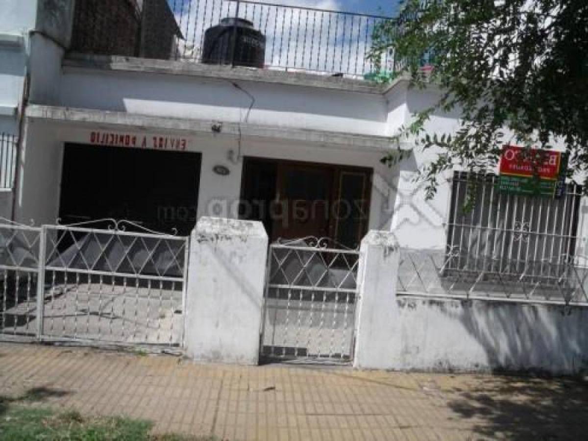 2 bedrooms House in Lomas de Zamora, Argentina No. 7573