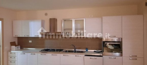 3 Schlafzimmer Villa in Peschiera del Garda, Italy, Nr. 340931 6