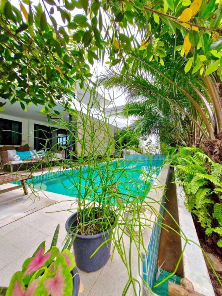 Вилла с 4 спальнями в Раваи, Таиланд № 59462