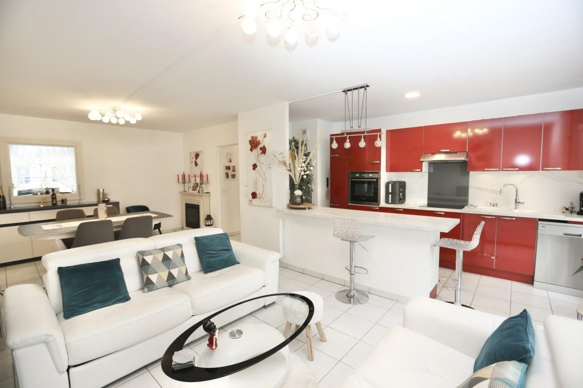 2 chambres Appartement à Rosny-sous-Bois, France No. 134920