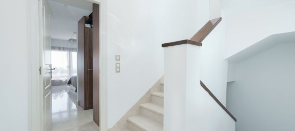 4 bedrooms Townhouse in El Paraiso, Spain No. 105948 8