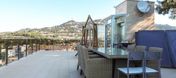 5 bedrooms Villa in Lloret de Mar, Spain No. 422 3