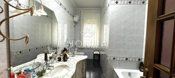 2 Schlafzimmer Wohnung in Naples, Italy, Nr. 163249 12