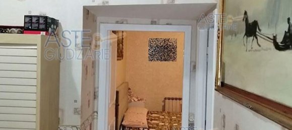 4 rooms Apartment in Rome, Italy No. 17021 7