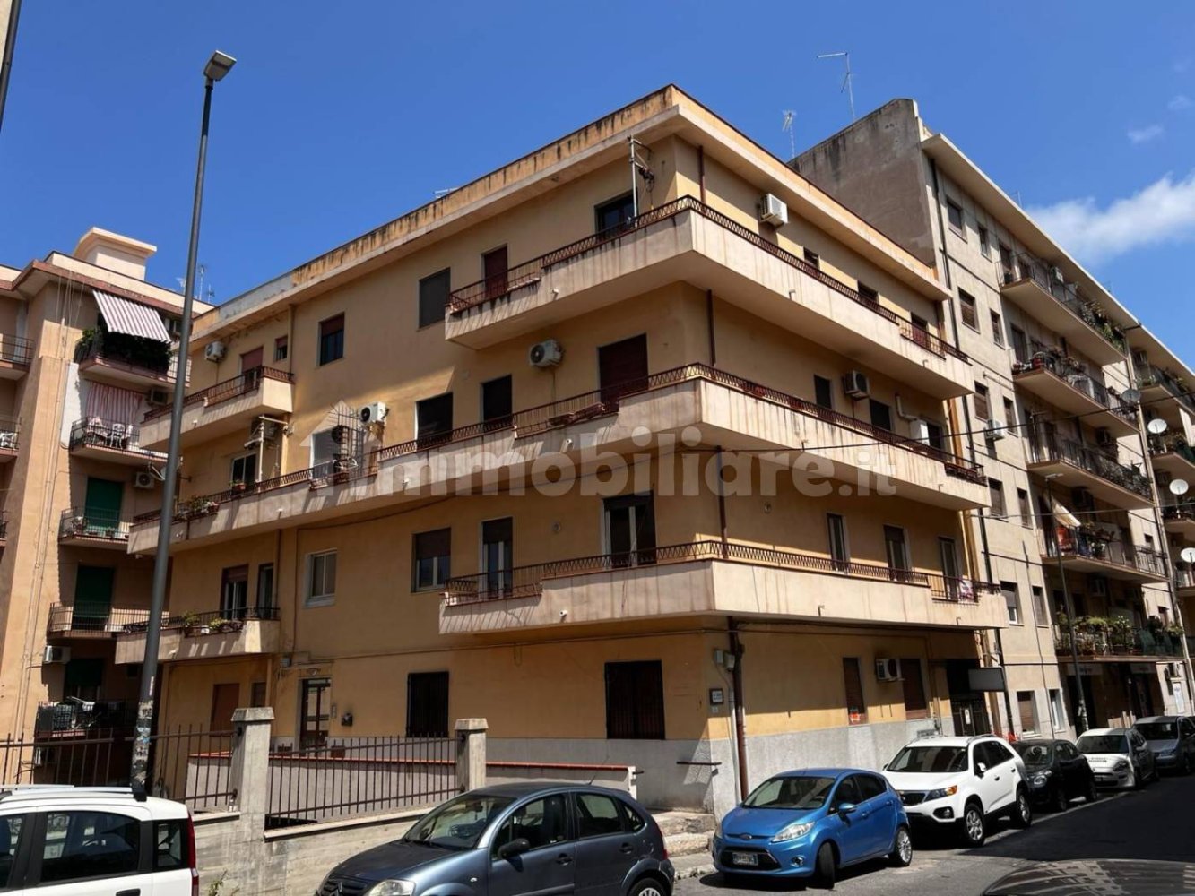 3 bedrooms Apartment in Reggio Calabria, Italy No. 123028