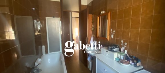 Apartamento de 3 dormitorios en Asti, Italy No. 150950 6