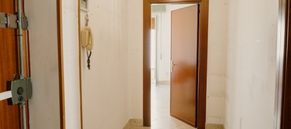 2 Schlafzimmer Wohnung in Palermo, Italy, Nr. 52277 17