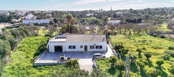 3 bedrooms House in Loule, Portugal No. 28130 3