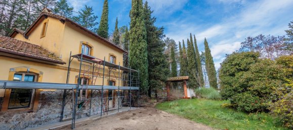 3 bedrooms House in Montevarchi, Italy No. 74014 4