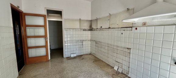 4-Zimmer Wohnung in Genoa, Italy, Nr. 259964 20