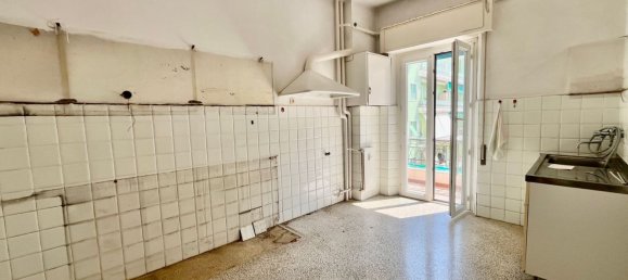 4-Zimmer Wohnung in Genoa, Italy, Nr. 259964 19
