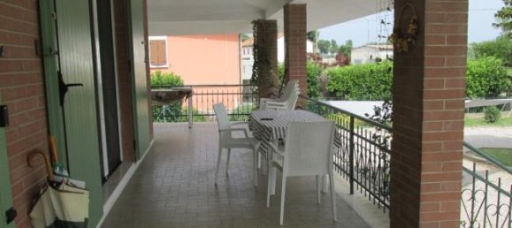 5 rooms House in Vigarano Mainarda, Italy No. 253571 2