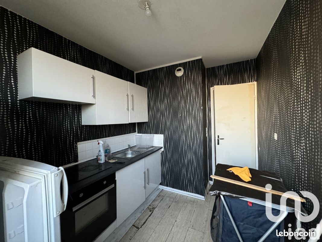 1 bedroom Apartment in Sin-le-Noble, France No. 220804