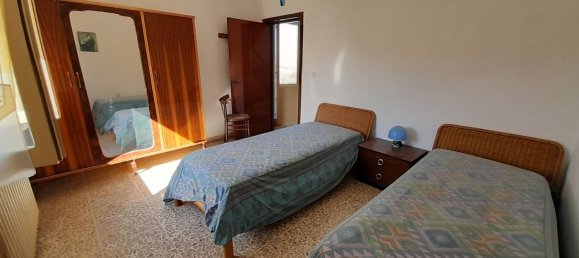 Casa de 6 habitaciónes en Lettomanoppello, Italy No. 206142 16