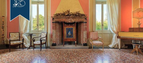 Villa de 10 dormitorios en Anzano del Parco, Italy No. 13223 8