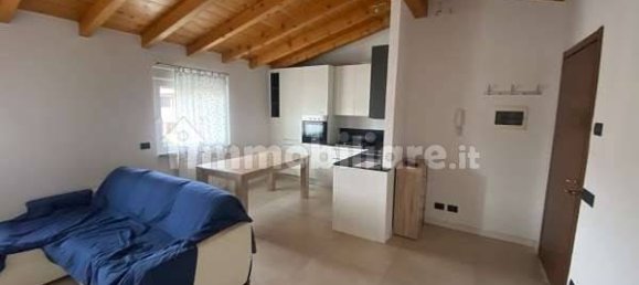 3 rooms Apartment in San Fermo della Battaglia, Italy No. 153597 4