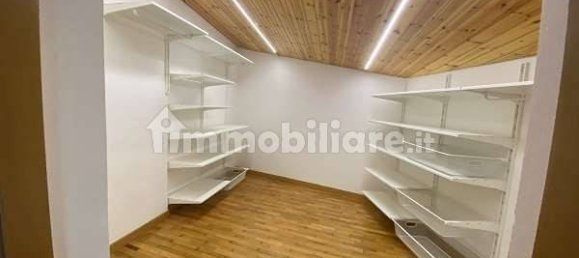 3 rooms Apartment in San Fermo della Battaglia, Italy No. 153597 7