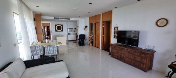 3 bedrooms Condo in Pattaya, Thailand No. 4330 2